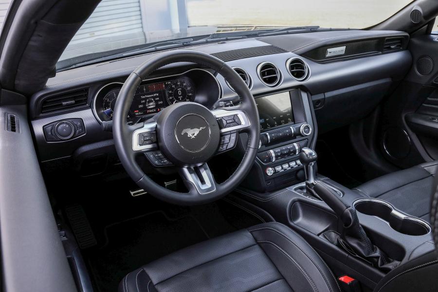 Торпедо Ford Mustang EcoBoost Fastback 2017 года  (JP) (фото 2 из 9)
